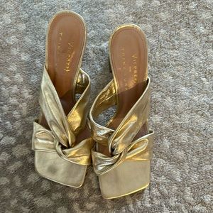 Trina Turk Celebration Mule size 40- rare find!